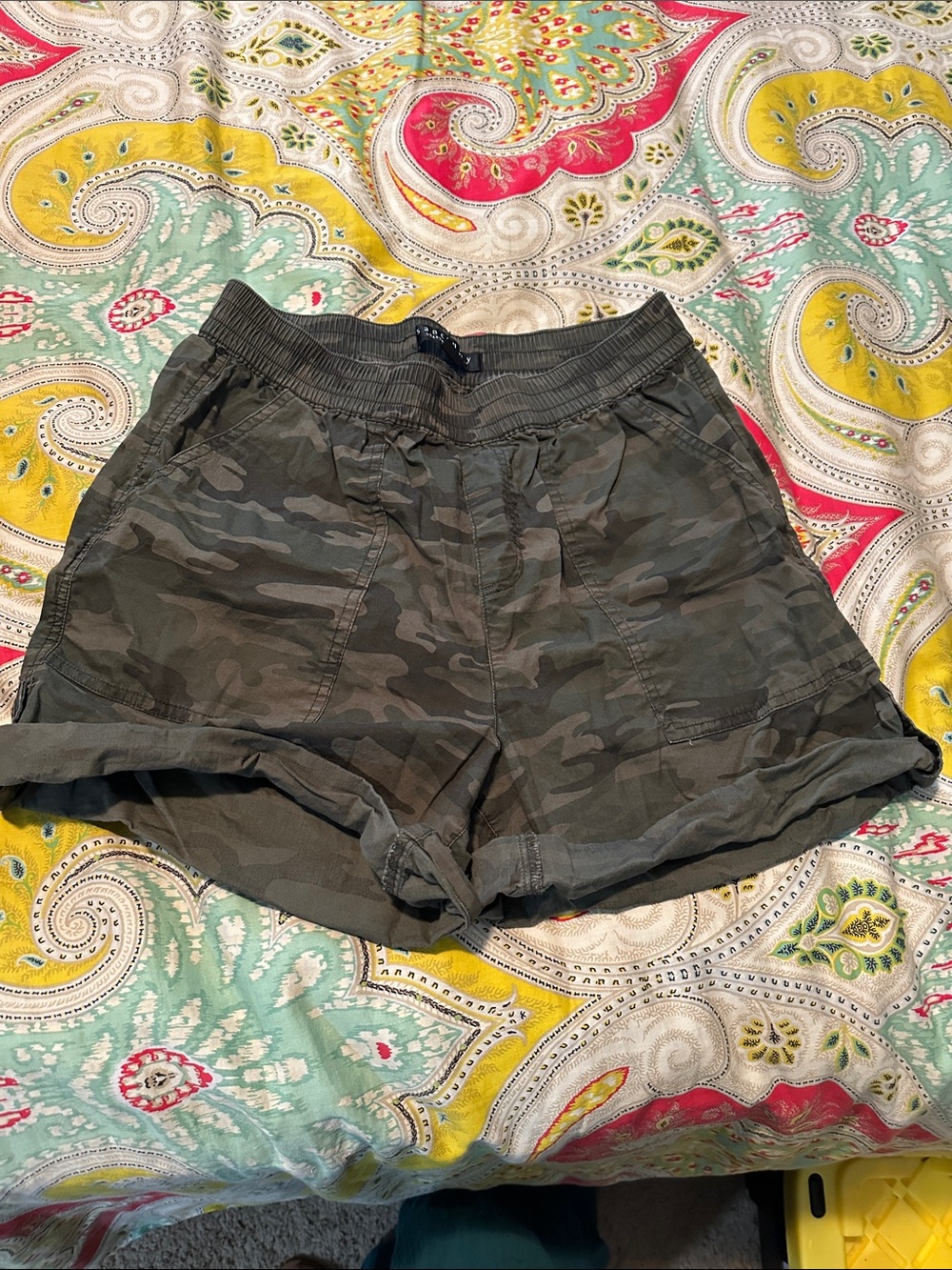 Sanctuary Olive Gray Camo Drawstring Shorts
